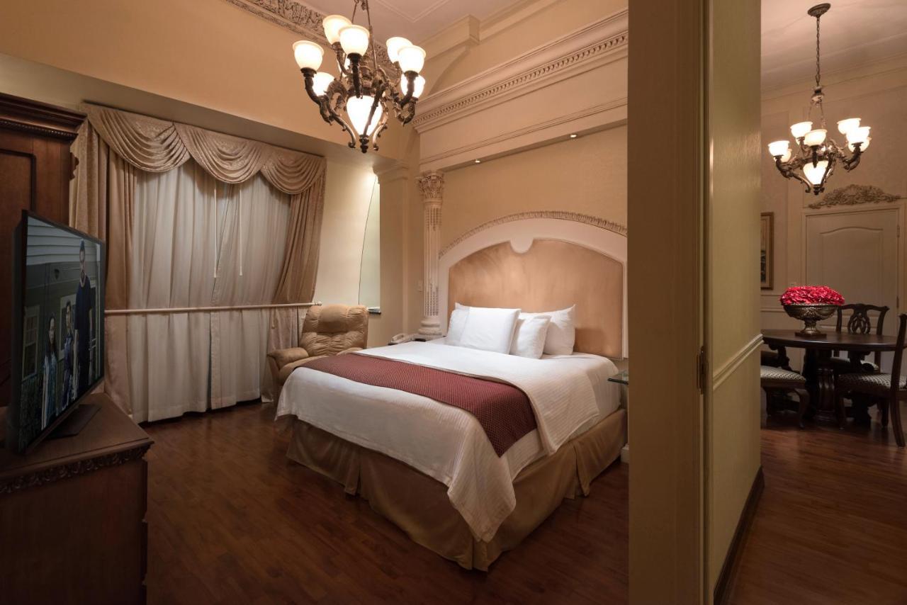 Safi Royal Luxury Valle San Pedro Garza Garcia Exterior photo A bedroom at the hotel