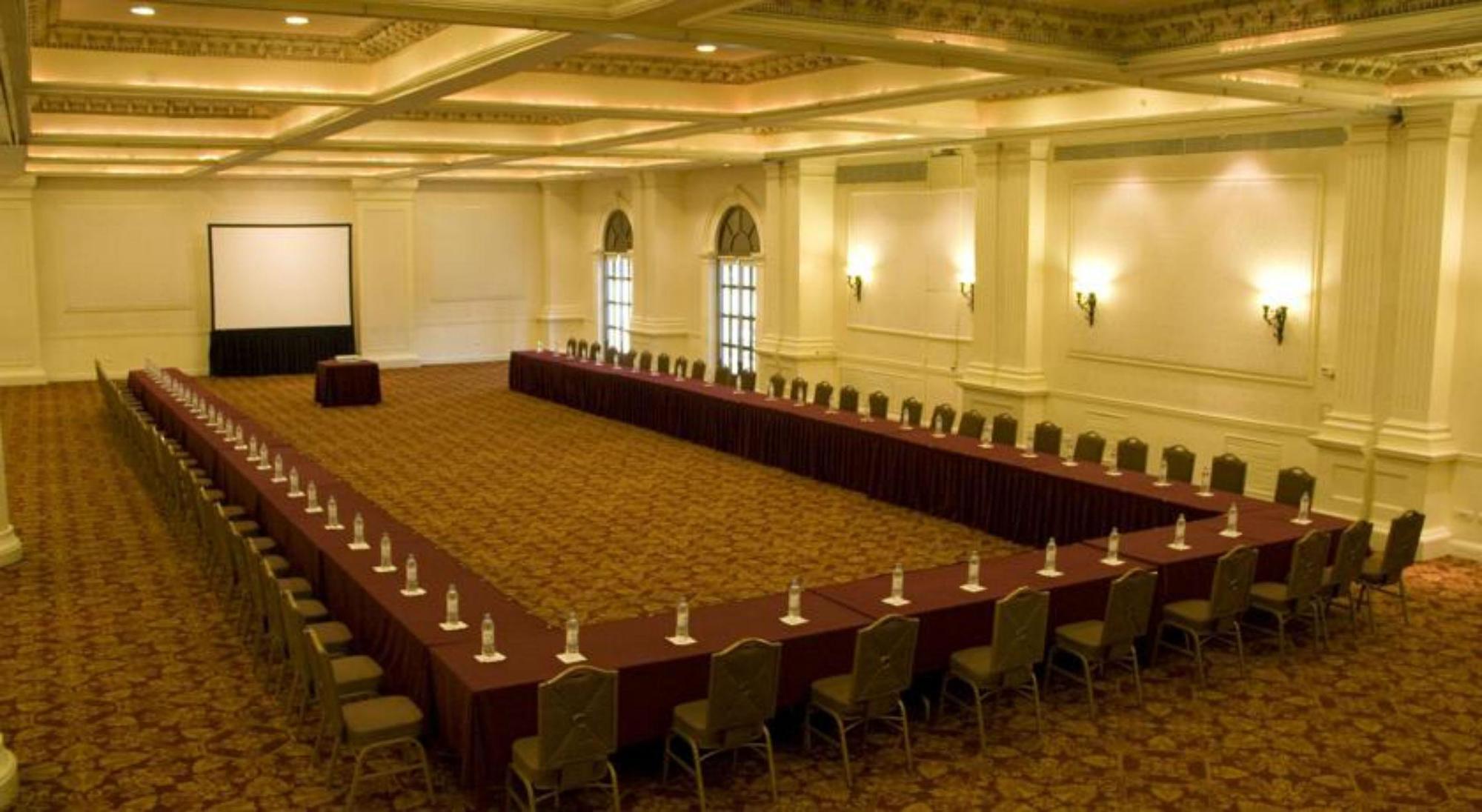 Safi Royal Luxury Valle San Pedro Garza Garcia Exterior photo The ballroom