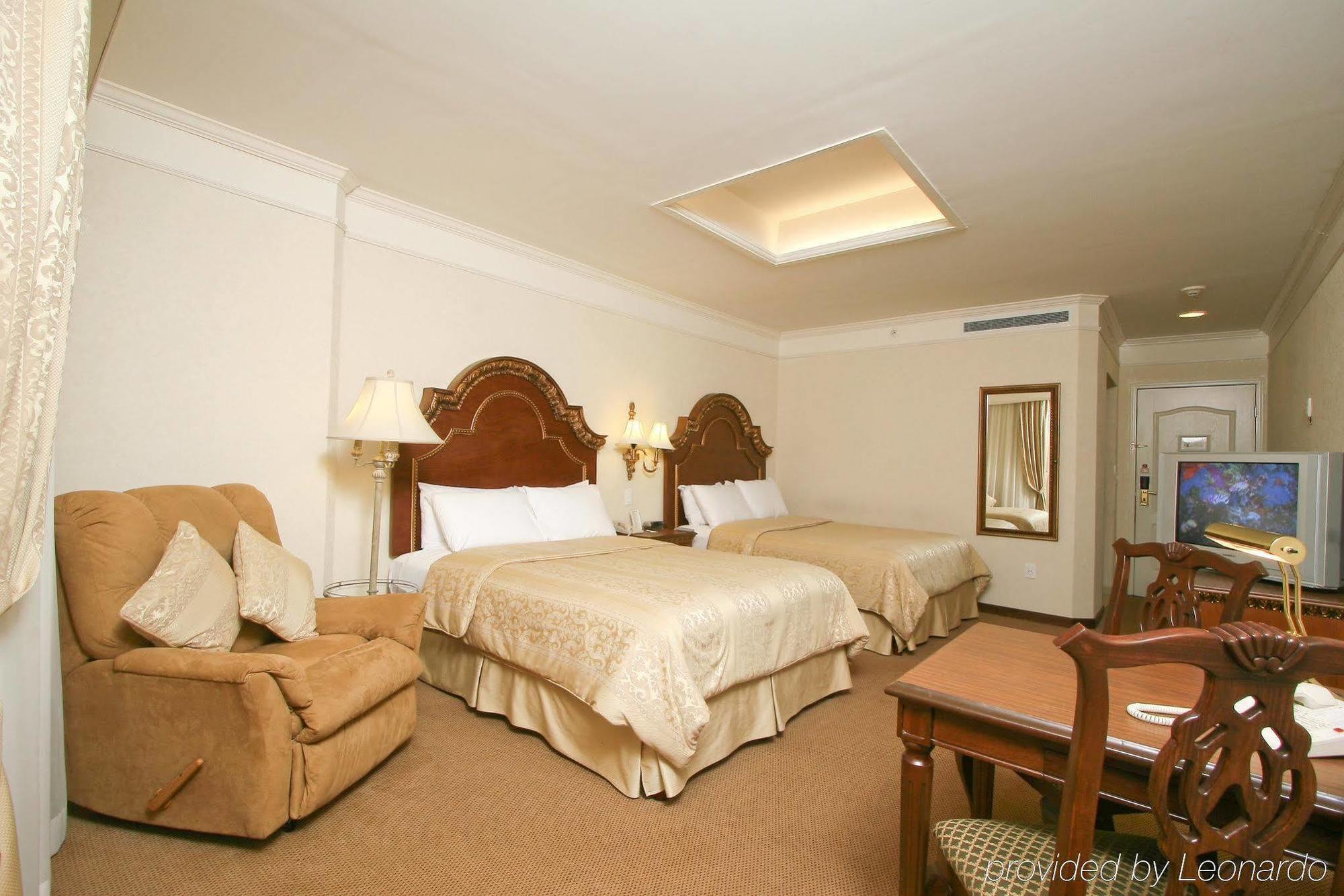 Safi Royal Luxury Valle San Pedro Garza Garcia Room photo A room at the hotel