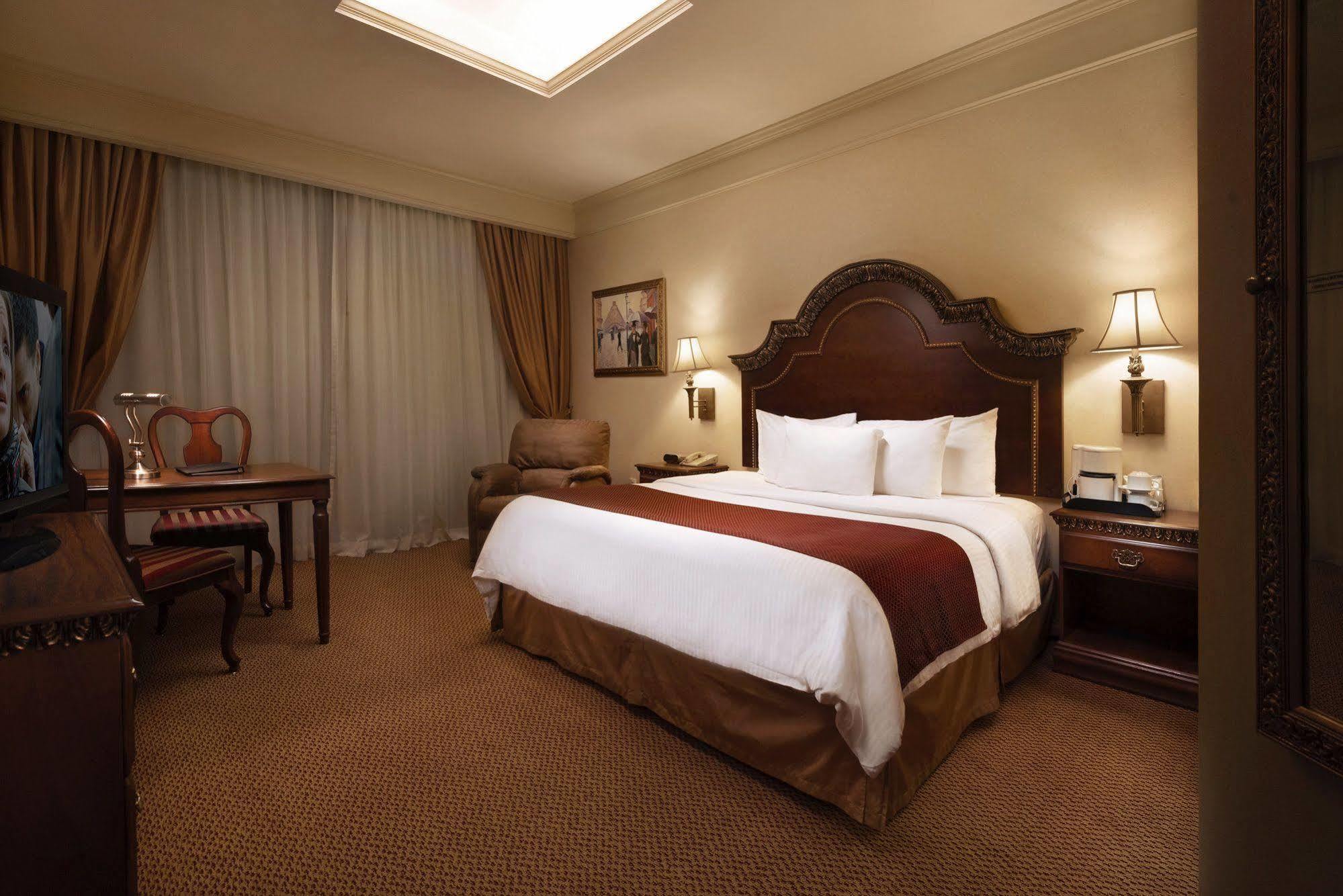 Safi Royal Luxury Valle San Pedro Garza Garcia Exterior photo Deluxe Room