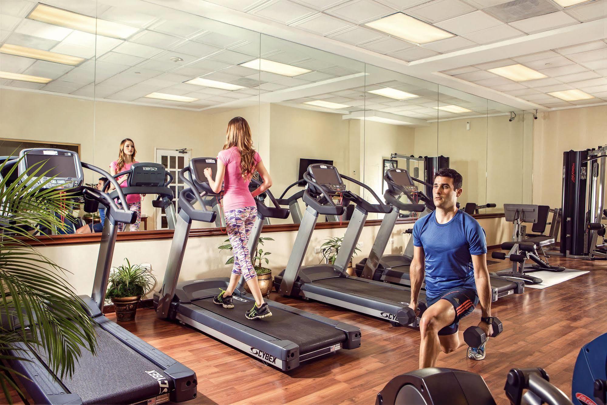 Safi Royal Luxury Valle San Pedro Garza Garcia Exterior photo A gym in the United States